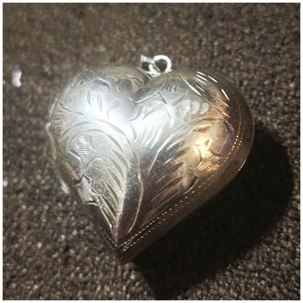 VTG Sterling Silver Puffy Heart Locket Pendant Etched handcrafted Valentine Gift